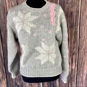 VINTAGE 80's EVIAN II Gray Pink & White Pastel Snowflake Hand Knit Wool Sweater